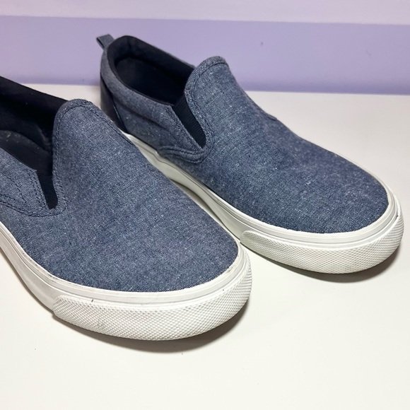 Old Navy big boys slip on shoe, blue canvas, size 5 - Picture 5 of 8